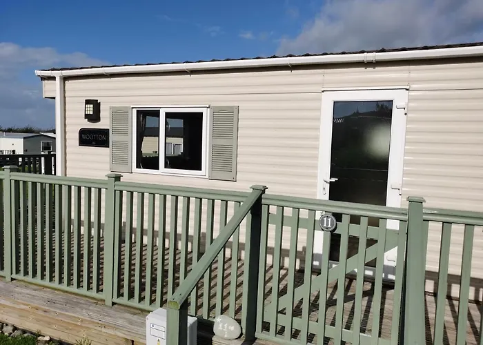 Snowdonia Sunbeach Holiday Sea And Mountain View