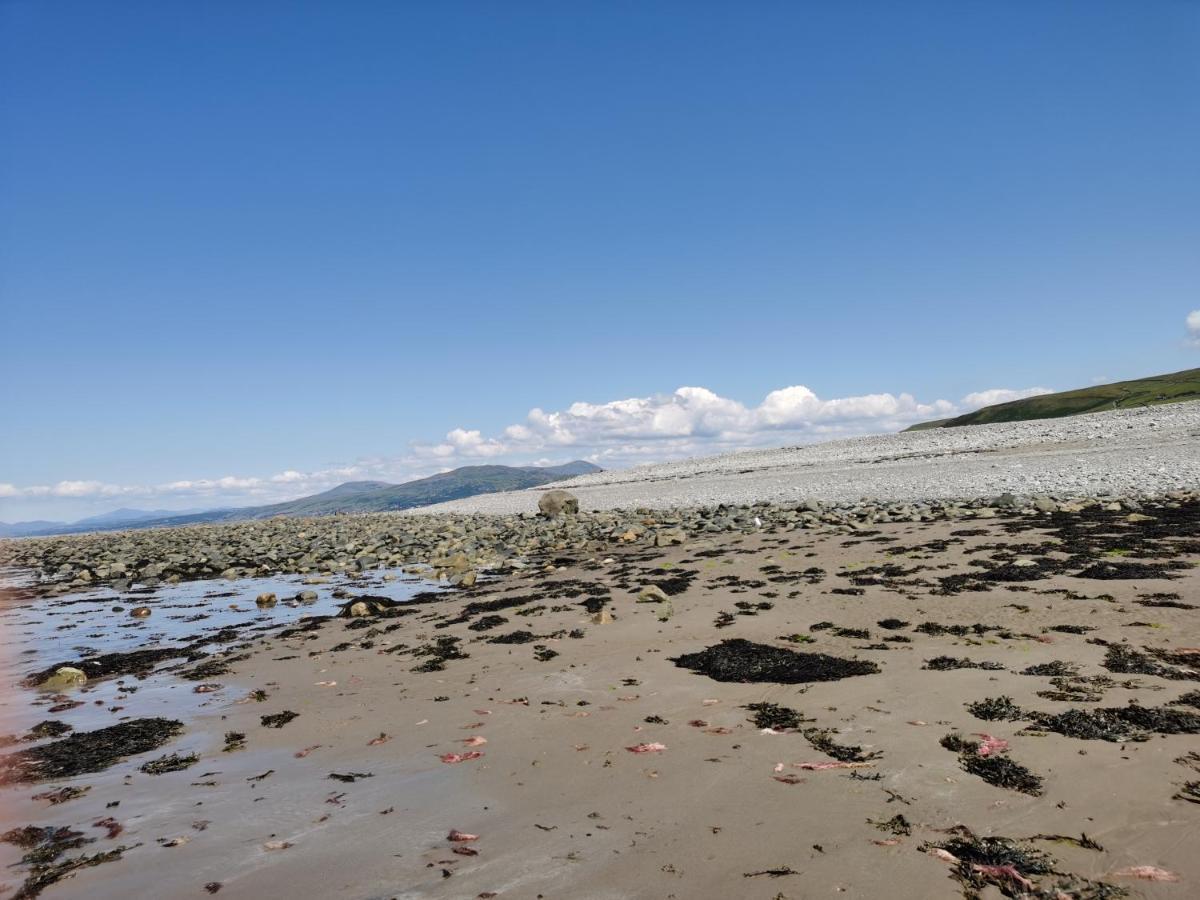 Snowdonia Sunbeach Sea And Mountain View Llwyngwril